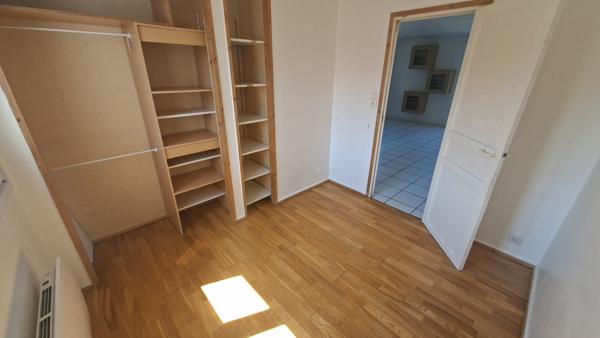 Appartement T4 / 3 CH- Avec balcon et vue dégagée.
