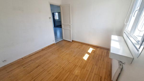 Appartement T4 / 3 CH- Avec balcon et vue dégagée.