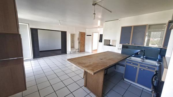Appartement T4 / 3 CH- Avec balcon et vue dégagée.