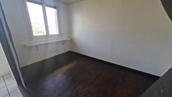 Appartement T4 / 3 CH- Avec balcon et vue dégagée.