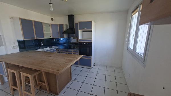 Appartement T4 / 3 CH- Avec balcon et vue dégagée.