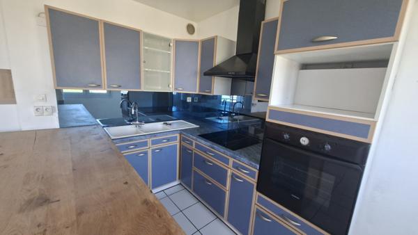 Appartement T4 / 3 CH- Avec balcon et vue dégagée.