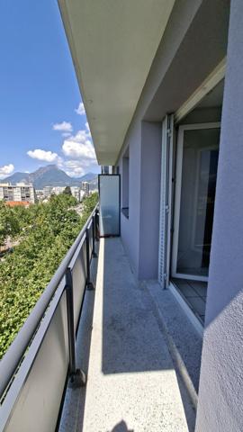 Appartement T4 / 3 CH- Avec balcon et vue dégagée.