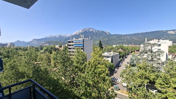 Appartement T4 / 3 CH- Avec balcon et vue dégagée.