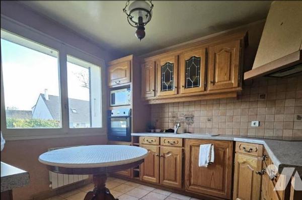 CHALONS EN CHAMPAGNE aux pieds de COMPERTRIX (51510) Maison de type 5 -À RÉNOVER-