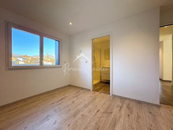 Millau (12100) APPARTEMENT DE STANDING F4 DE 135 M2