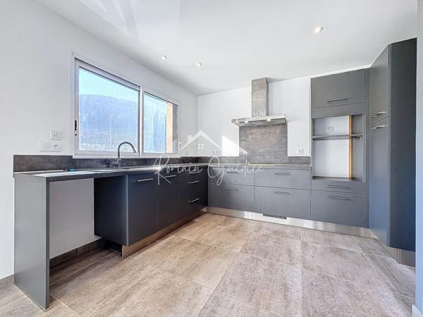 Millau (12100) APPARTEMENT DE STANDING F4 DE 135 M2