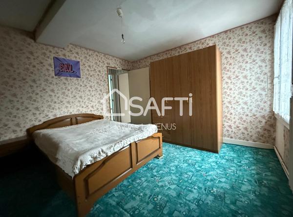 Idéal investisseur, Maison à rénover de 201 m2, sur son terrain de 1593 m2.