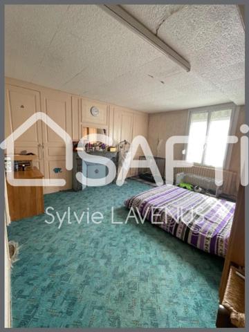 Idéal investisseur, Maison à rénover de 201 m2, sur son terrain de 1593 m2.