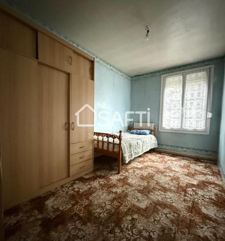 Idéal investisseur, Maison à rénover de 201 m2, sur son terrain de 1593 m2.