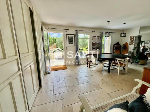 Maison récente de 7 pièces sur terrain arboré