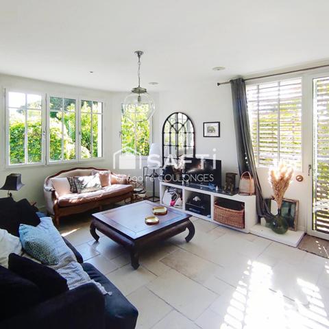 Maison récente de 7 pièces sur terrain arboré