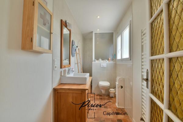 Pavillon plain pied, 3 grandes chambres, sous sol complet, proche centre ville