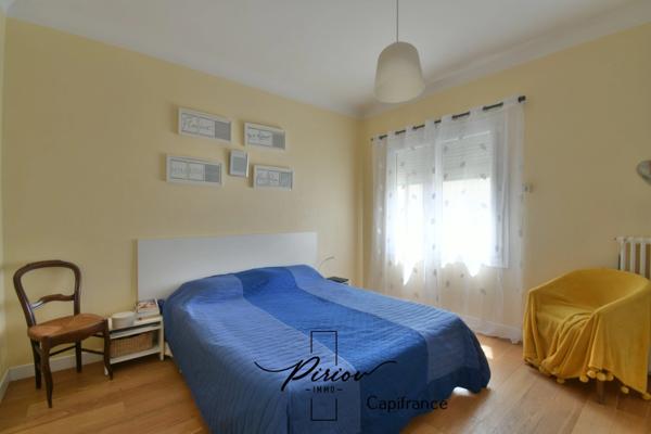 Pavillon plain pied, 3 grandes chambres, sous sol complet, proche centre ville