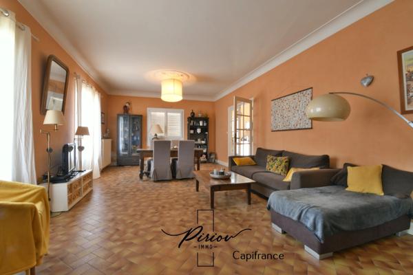 Pavillon plain pied, 3 grandes chambres, sous sol complet, proche centre ville