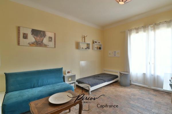 Pavillon plain pied, 3 grandes chambres, sous sol complet, proche centre ville