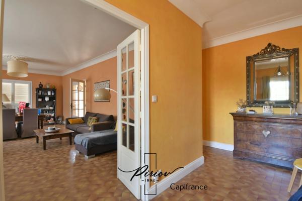 Pavillon plain pied, 3 grandes chambres, sous sol complet, proche centre ville