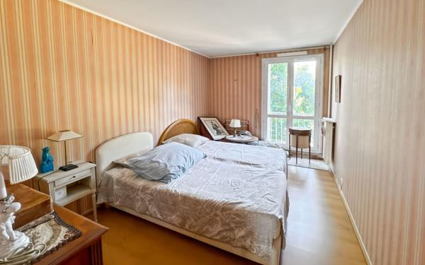 Appartement à vendre    4 pièces • 100 m2 Rambouillet