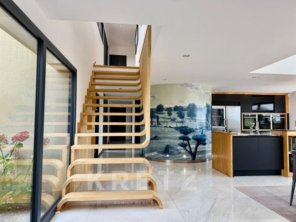 Maison d’architecte Design avec Jacuzzi lumiscene, Garage, Jardin paysagé 2000m2