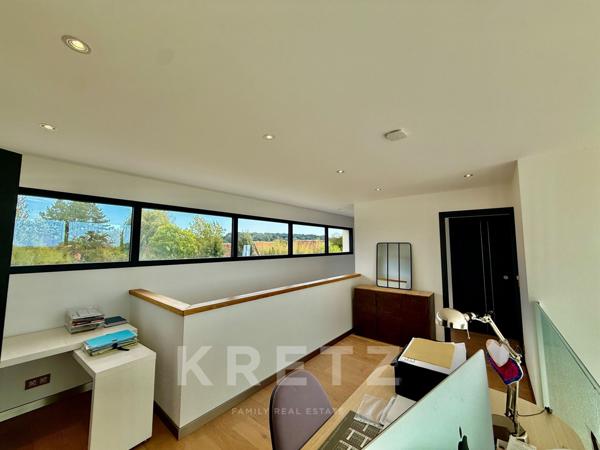 Maison d’architecte Design avec Jacuzzi lumiscene, Garage, Jardin paysagé 2000m2