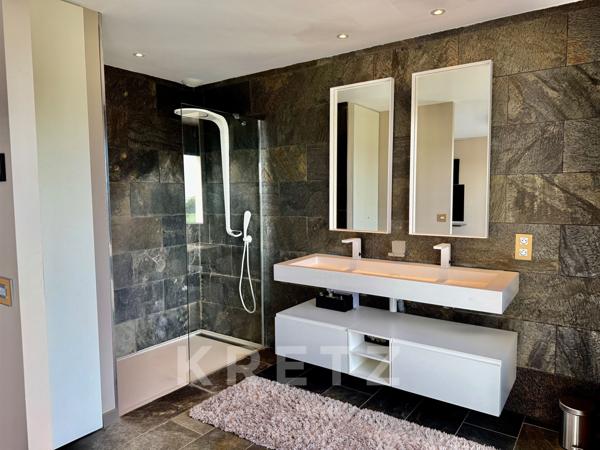 Maison d’architecte Design avec Jacuzzi lumiscene, Garage, Jardin paysagé 2000m2