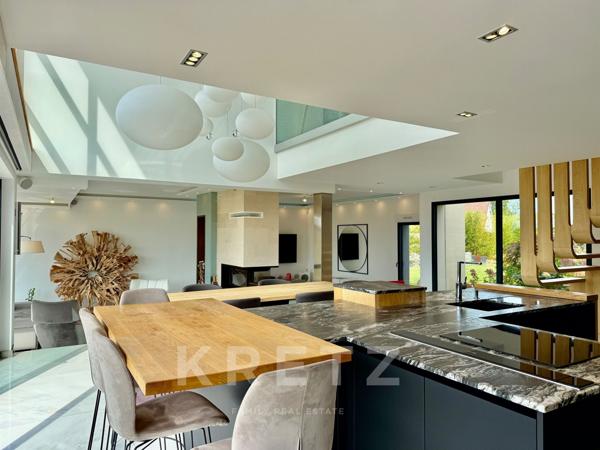 Maison d’architecte Design avec Jacuzzi lumiscene, Garage, Jardin paysagé 2000m2