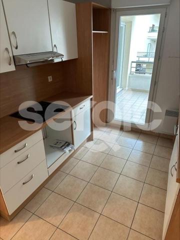 Location 4 Pieces 82 92150 Suresnes 01 0103 01 0019
