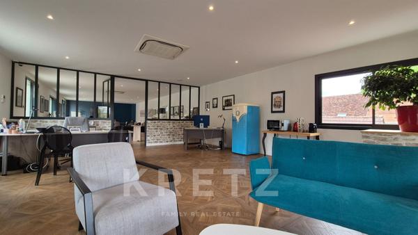 Immeuble d'exception au coeur du village de Vougeot (Bourgogne), prestigieux terroir viticole