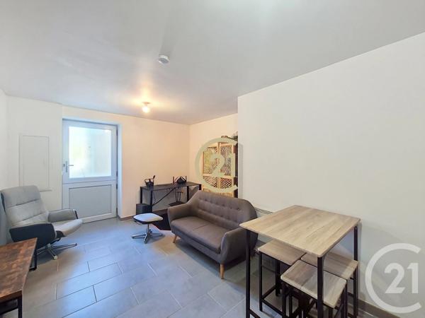Immeuble à vendre  117,56 m 2   EYGUIERES  - 13