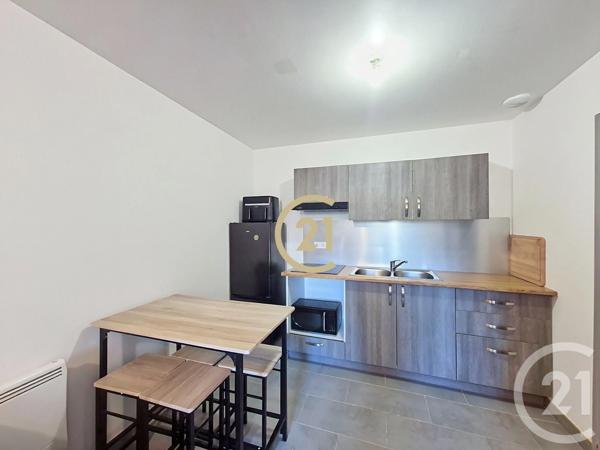 Immeuble à vendre  117,56 m 2   EYGUIERES  - 13