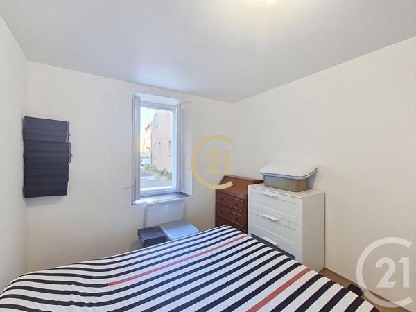Immeuble à vendre  117,56 m 2   EYGUIERES  - 13