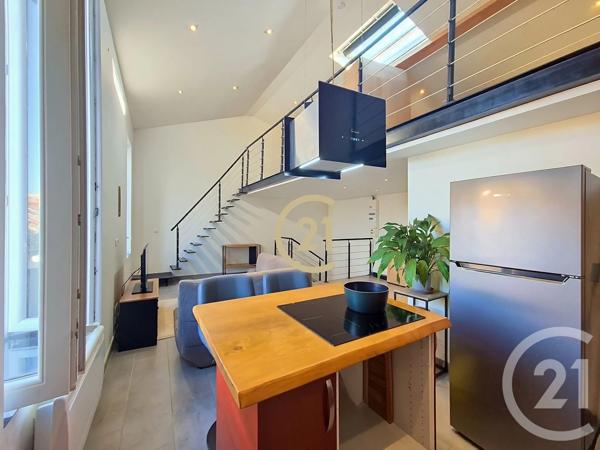 Immeuble à vendre  117,56 m 2   EYGUIERES  - 13