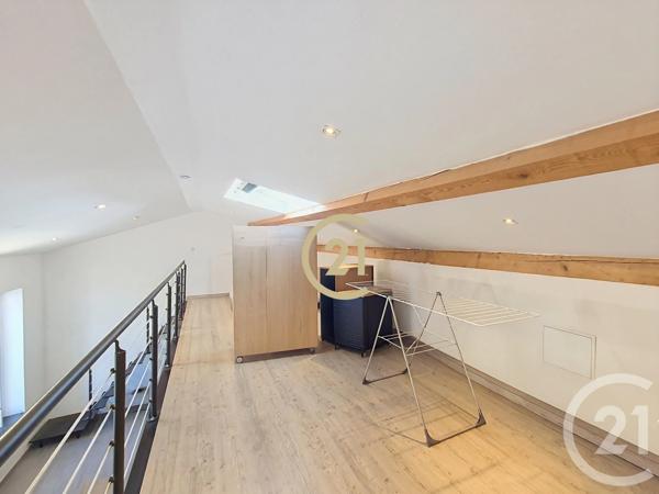 Immeuble à vendre  117,56 m 2   EYGUIERES  - 13