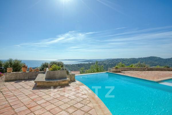 Villa à Rénover avec Vue Exceptionnelle sur le Golfe de Saint-Tropez