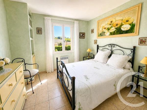 Maison à vendre  4 pièces - 108 m 2   COGOLIN  - 83