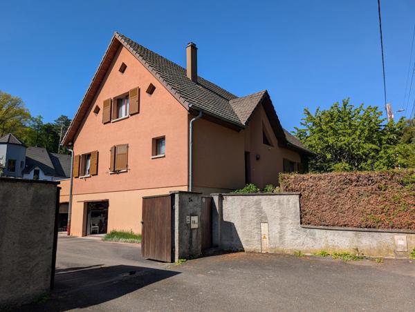 « Maison familiale spacieuse avec grand terrain et sous-sol sur les hauteurs de Guebwiller – Potentiel à réinventer ».
