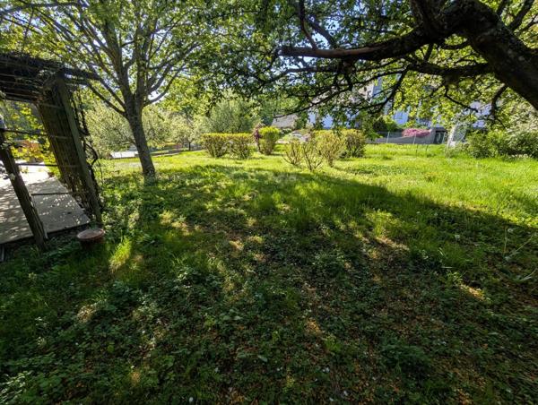 « Maison familiale spacieuse avec grand terrain et sous-sol sur les hauteurs de Guebwiller – Potentiel à réinventer ».