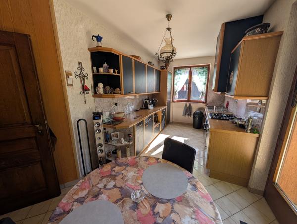 « Maison familiale spacieuse avec grand terrain et sous-sol sur les hauteurs de Guebwiller – Potentiel à réinventer ».