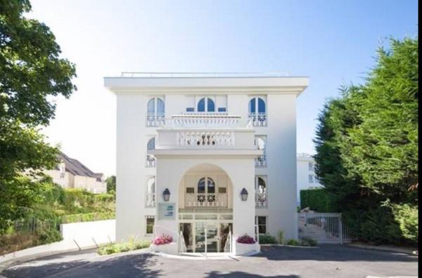 INVESTISSEMENT LOCATIF – GARCHES – Résidence EHPAD Villa d'Epidaure - 6 % de rentabilité