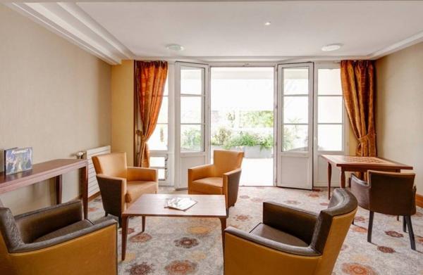 INVESTISSEMENT LOCATIF – GARCHES – Résidence EHPAD Villa d'Epidaure - 6 % de rentabilité