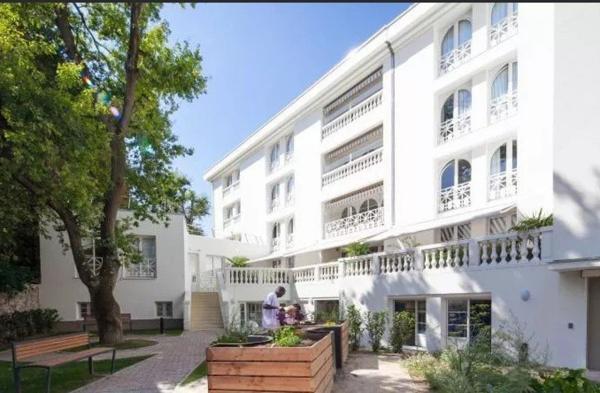 INVESTISSEMENT LOCATIF – GARCHES – Résidence EHPAD Villa d'Epidaure - 6 % de rentabilité