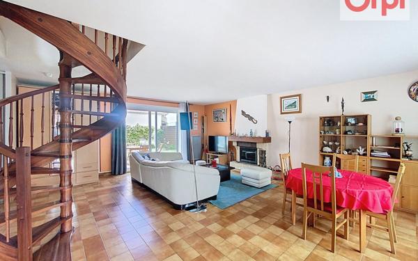 Maison à vendre    5 pièces • 113 m2 Montigny-le-Bretonneux