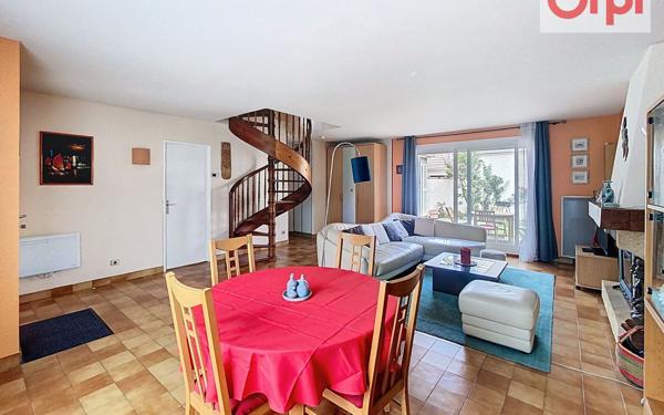 Maison à vendre    5 pièces • 113 m2 Montigny-le-Bretonneux