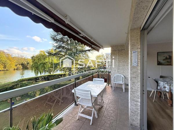 Appartement avec vue exceptionnelle sur la Seine