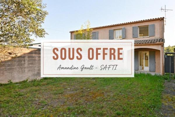 Maison lumineuse avec jardin à Saint-Julien-les-Rosiers