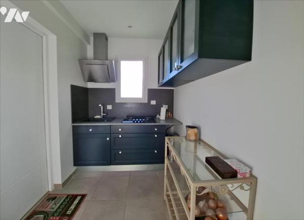 A 1.2 kms de la mer, à 25 mns de Cherbourg