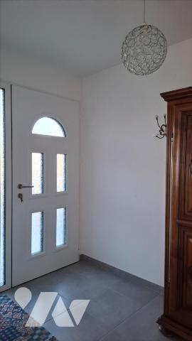 A 1.2 kms de la mer, à 25 mns de Cherbourg