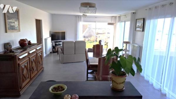 A 1.2 kms de la mer, à 25 mns de Cherbourg