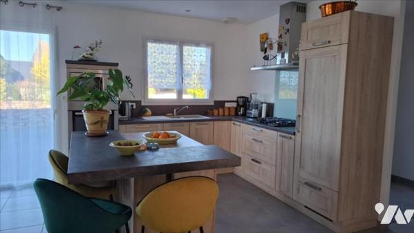 A 1.2 kms de la mer, à 25 mns de Cherbourg