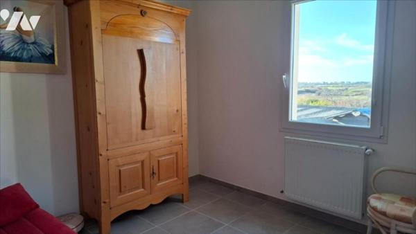 A 1.2 kms de la mer, à 25 mns de Cherbourg